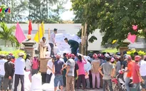 TT-Huế: Ngư dân đầm phá Tam Giang phấn khởi nhận gạo hỗ trợ