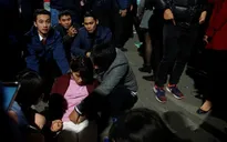 Xô đẩy, giẫm đạp đón chào năm mới, nhiều người ngất xỉu