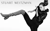 Gigi Hadid năng động trong chiến dịch của Stuart Weitzman