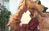 Độc đáo triển lãm “Điêu khắc gỗ tái sinh”