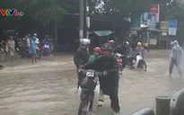 Đảm bảo an toàn giao thông các tuyến đường ngập lụt