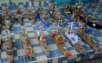 Chế tạo hạm đội tàu chiến, máy bay bằng bìa carton