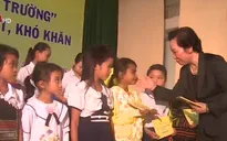 Phó Chủ tịch nước trao 150 học bổng “Cùng em đến trường” tại Phú Yên