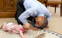 Những khoảnh khắc tuyệt vời của Tổng thống Mỹ Obama với các em nhỏ