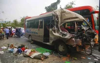 Xe khách đâm xe tải trên đèo Bảo Lộc, 6 người thương vong