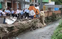 Giải tỏa các hộ dân lấn chiếm để chống ngập cho Tân Sơn Nhất
