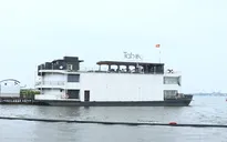 Lắp đặt hàng trăm máy sục khí cấp oxy cho cá hồ Tây