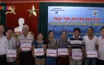 Gần 500 triệu đồng hỗ trợ tàu cá đánh bắt xa bờ rủi ro gặp nạn