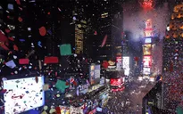 Hòa mình vào lễ hội thả hoa giấy chào năm mới ở New York