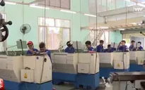 Thất nghiệp, cử nhân thi nhau đi học nghề tìm việc