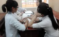 Học sinh lớp 9 ôn thi căng thẳng, phụ huynh lo lắng