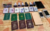 Malaysia phá đường dây làm hộ chiếu giả