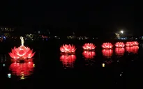Lung linh Hội hoa đăng báo hiếu 2016 tại Hội An