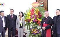 Đồng chí Trương Thị Mai chúc mừng đồng bào Công giáo nhân dịp Giáng sinh