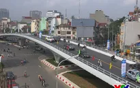 Cận cảnh cây cầu vượt dầm thép 166 tỷ đồng vừa thông xe ở Hà Nội