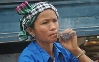 Hút thuốc lá song hành bệnh tật và đói nghèo