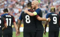 VIDEO Mỹ 1-0 Paraguay: Chủ nhà leo lên đỉnh bảng A với 10 người