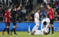 Dính thẻ vàng lãng xẹt, Ibrahimovic lỡ trận gặp Arsenal