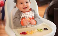 Bé lười nhai do bố mẹ bỏ qua giai đoạn ăn dặm