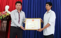 Tài xế xe tải cứu xe khách nhận Bằng khen của Chủ tịch UBND tỉnh Lâm Đồng