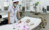 Bệnh viện quá tải vì trẻ mắc tay chân miệng tăng đột biến tại TP.HCM