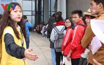 Hơn 20.000 người xếp hàng dài chia sẻ máu đào tại Lễ hội Xuân hồng 2016