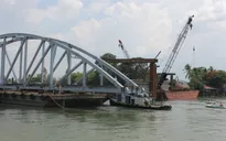Hoàn thành lai dắt 3 nhịp dầm cầu Ghềnh mới