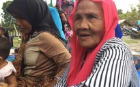 Động đất ở Indonesia: Người dân chưa dám về nhà vì sợ dư chấn