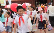 Hàng nghìn em nhỏ thích thú tới Hội sách Thiếu nhi
