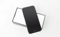 Trên tay iPhone 7 Jet Black, giá hơn 30 triệu VNĐ
