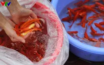 Cá chép đỏ "đổ bộ" về các chợ trong Tết ông Công, ông Táo