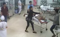 Cấp cứu ở bệnh viện, bệnh nhân hai lần bị truy sát