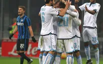 Serie A: Inter bất ngờ thất bại, Napoli tiếp tục thăng hoa