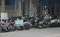 Các điểm trông giữ xe ở Hà Nội đang “nương tay” chặt chém?