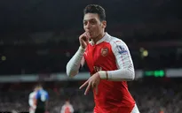 Arsenal giữ chân Ozil bằng mức lương lịch sử