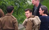 Thành viên One Direction Harry Styles lột xác thành quân nhân trong phim Hollywood