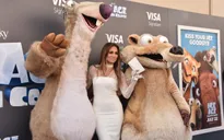 Jennifer Lopez trẻ ngỡ ngàng ở tuổi 47