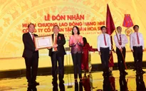 Tập đoàn Hoa Sen đón nhận huân chương Lao động Hạng Nhì