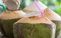 Nước dừa dùng để dưỡng da
