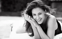 Jennifer Garner phủ nhận nguyên nhân ly hôn do vú em