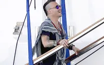 Johnny Depp tươi phơi phới tại thiên đường Ibiza