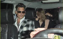 Bị cáo buộc bạo hành, Johnny Depp vẫn rất phong độ