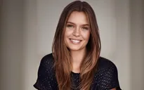 Thiên thần Victoria's Secret gần gũi trong chiến dịch thời trang mới