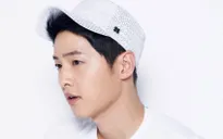 Song Joong Ki: Diện đồ đơn giản nhưng vẫn đẹp trai rạng ngời