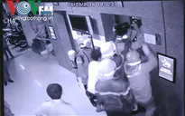 TP.HCM: 16 người hoảng loạn vì thang máy kẹt hơn 30 phút