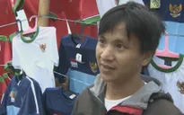 CĐV ĐT Indonesia háo hức sắm sửa vật dụng cổ vũ đội nhà