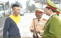 Ngày đầu kiểm tra trang bị bình cứu hỏa: Hầu hết chủ xe chưa nắm rõ quy định