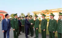 Trưởng Ban Kinh tế TƯ chúc Tết bộ đội biên phòng Hà Tĩnh