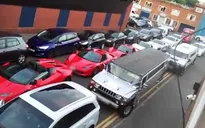 Hi hữu vụ tắc đường xa xỉ toàn siêu xe Lamborghini tại Anh
