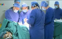 Ca phẫu thuật thay đốt sống nhân tạo đầu tiên thành công tại Việt Nam